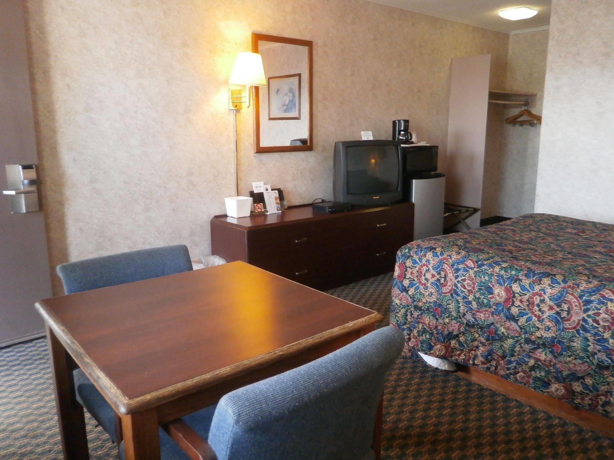 Richmond Inn And Suites 외부 사진